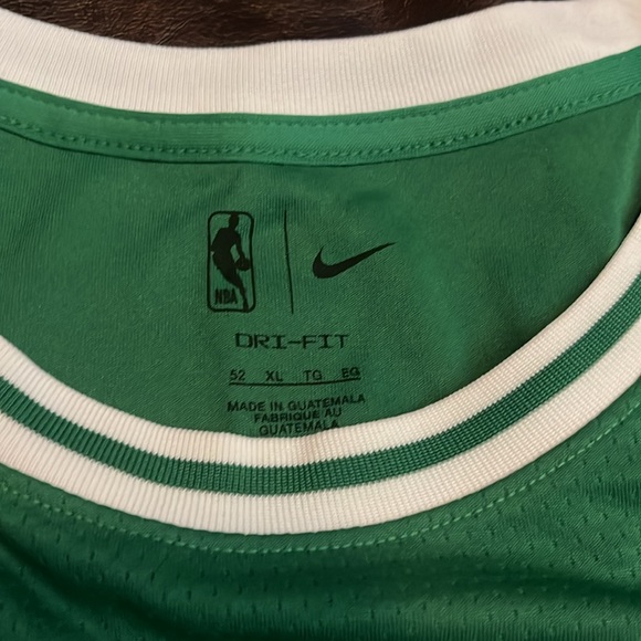 Celtics full uniform plus 2 hats - Picture 6 of 15